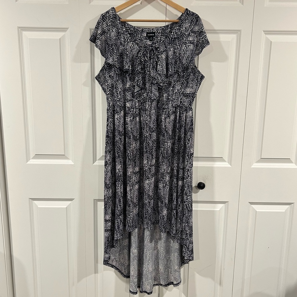 Torrid Navy and White Abstract Print Ruffle Neckline Midi Dress Plus Size 2X